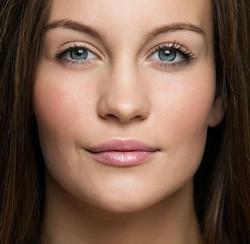Semi-permanent mascara er en naturlig skønhed i 20 minutter!