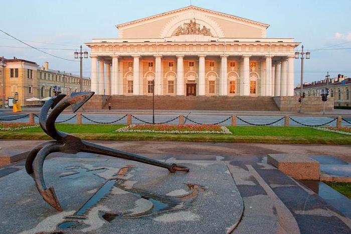 bygning af børsen i saint petersburg foto