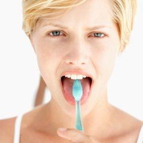 Gul belægning på tungen: årsager og behandling